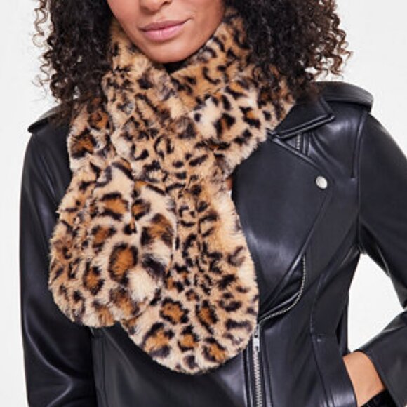 LOFT Accessories - Retro Leopard Print Faux Fur Pull Through Scarf